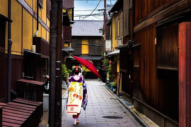Kyoto: Gion and Geisha District Walking Tour - Your guide’s job: tips, stories, and how to look without being weird