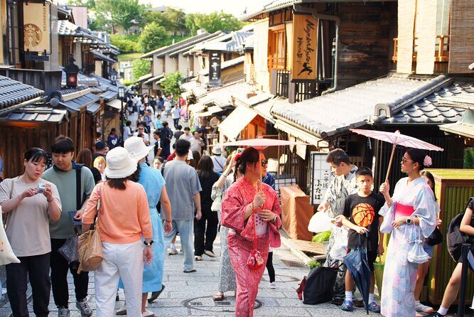 Kyoto: Gion and Geisha District Walking Tour - Yasui-Konpiragu: the Power Stone archway stop