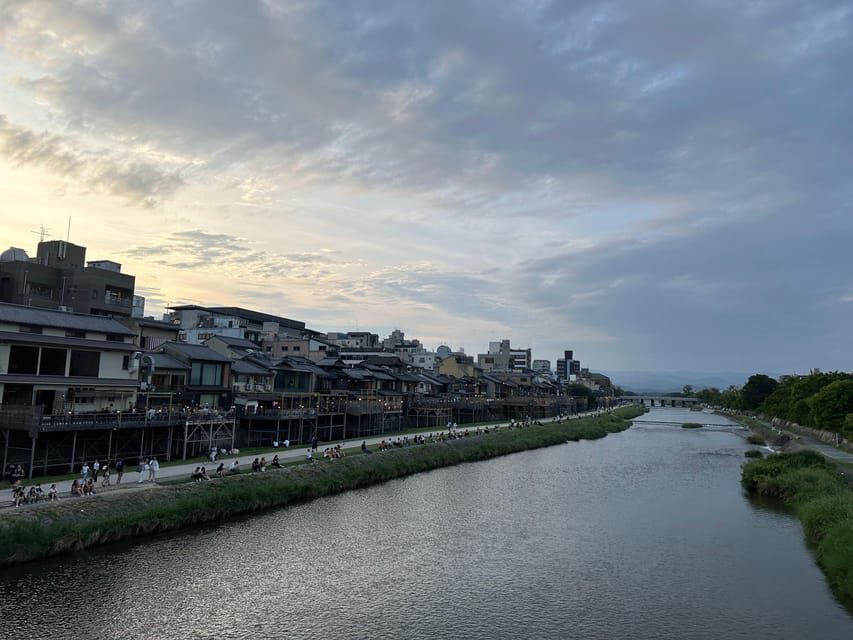 Kyoto: Gion & Geisha district evening tour - Gion Shirakawa: where the geisha districts start to make sense