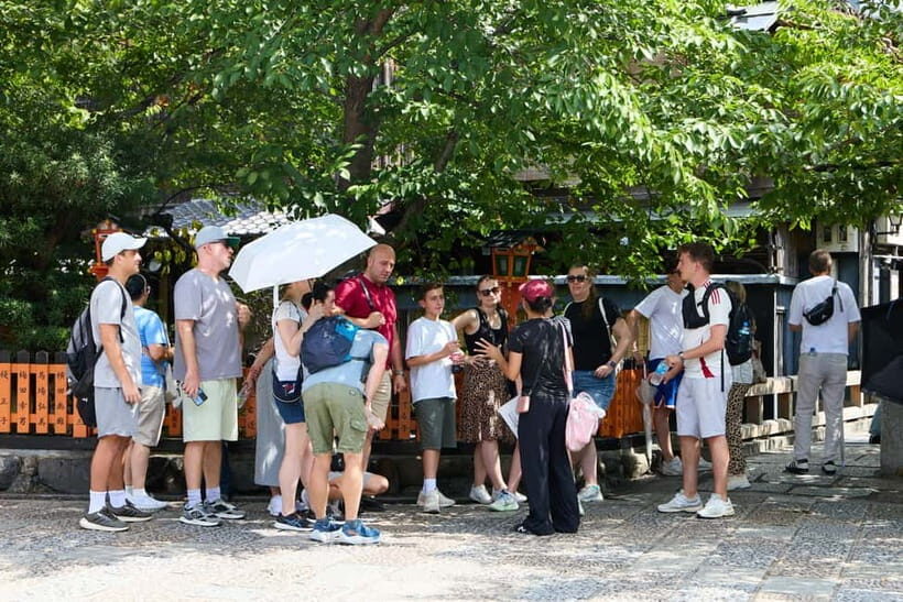 Kyoto: Gion Geisha District Walking Tour and Hidden Gems - Chion-in: Kyoto’s Big-Temple Scale With Human Stories