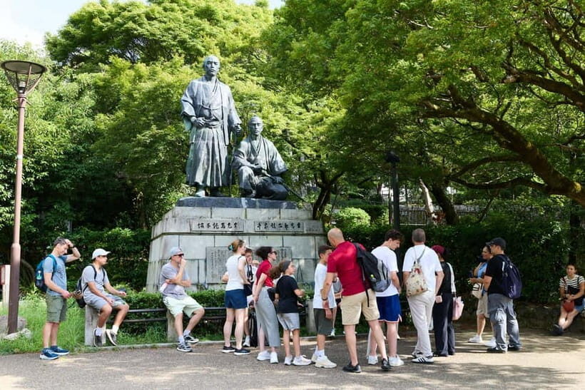 Kyoto: Gion Geisha District Walking Tour and Hidden Gems - Maruyama Park: A Breather Between Stories