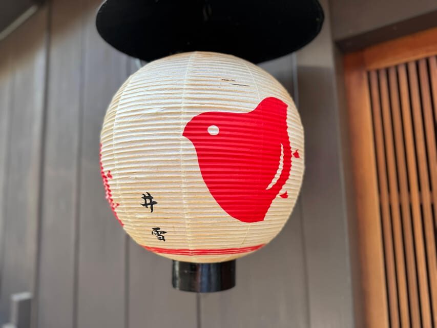 Kyoto: Gion Geisha District & Yasaka Shrine Walking Tour - Key things that make this Gion walk worth it