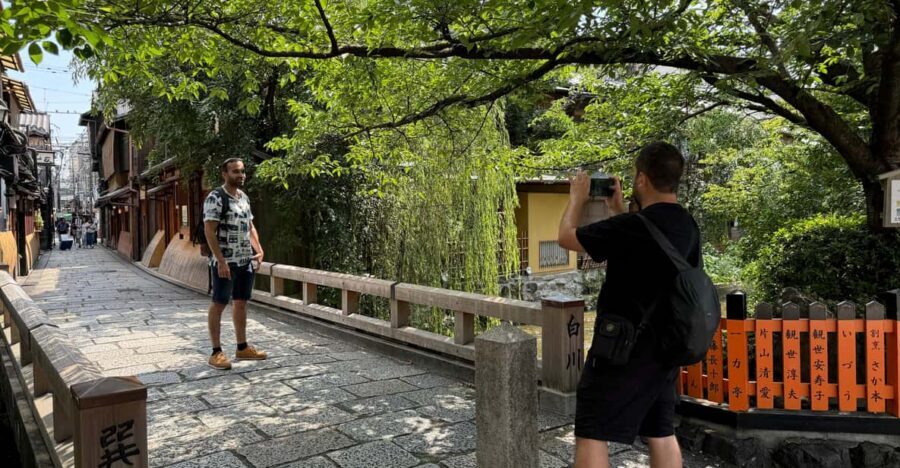 Kyoto: Gion Geisha District & Yasaka Shrine Walking Tour - Who should book this Gion and Yasaka walking tour