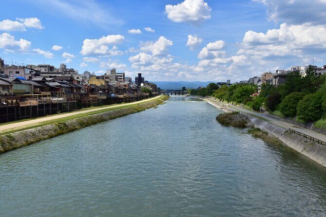 Kyoto Gion Historical Walking Tour - Statue of Izumo-no-Okuni and the Meiji Restoration Thread