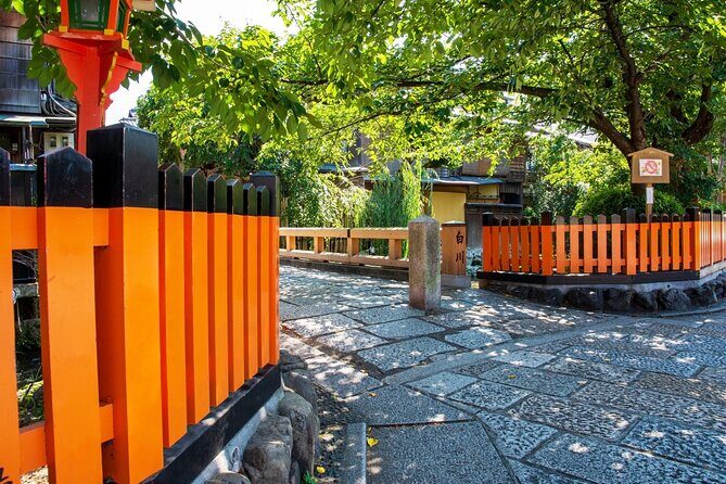 Kyoto Gion Historical Walking Tour - Meeting Point at Ben’s Cookies Shijo and How the Tour Flows