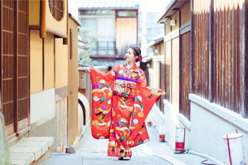 Kyoto Gion Kiyomizudera Kimono Yukata Hairstyle | Photoshoot - Dressing Time, Tabi Socks, and What to Wear Under