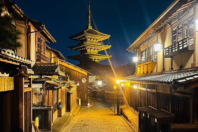 Kyoto: Gion Magical Night Walking Tour - Key moments worth your attention