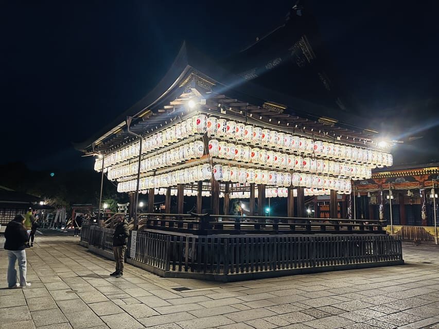 Kyoto: Gion Magical Night Walking Tour with Geisha Trivia - The illuminated shrine-and-pagoda stretch (where the night really clicks)