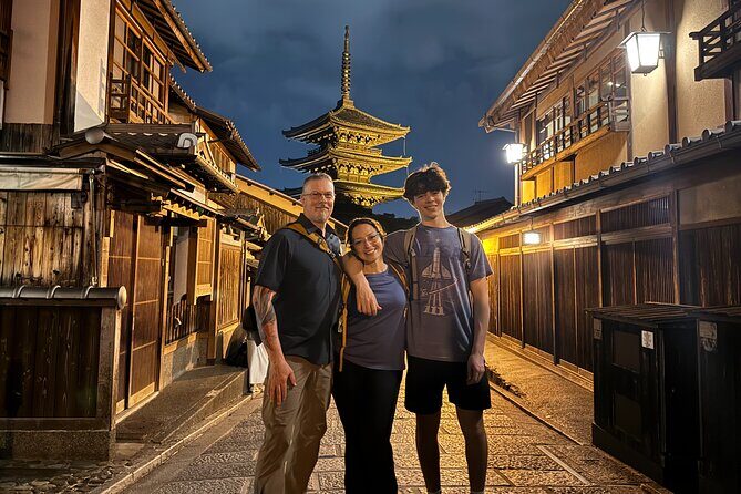 Kyoto Gion Night Tour: Discover Geisha District and Hidden Gems - Key reasons this night tour works well