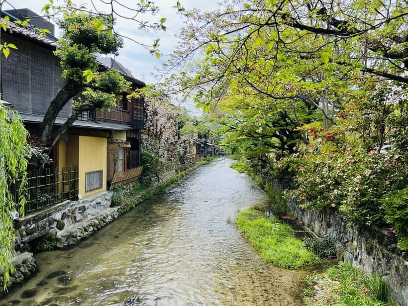 Kyoto: Gion Night Tour Stories of Geisha and Maiko - Shirakawa Canal at dusk: where the streets feel different