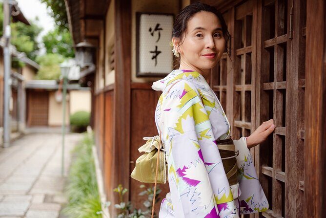 Kyoto Gion Photoshoot - Private Session | Pro Photographer - Price and Value: Why $163.30 Can Be Worth It Here