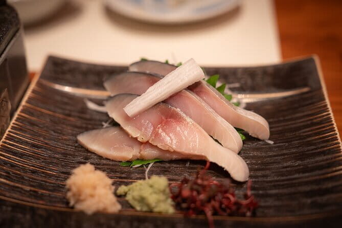 Kyoto: Gion & Pontocho Food Tour with 13 Dishes - Yasaka Shrine Illuminated at Night: The Cultural Warm-Up