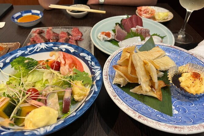 Kyoto: Gion & Pontocho Food Tour with 13 Dishes - Meeting at FamilyMart in Gion and Getting a Smooth Start
