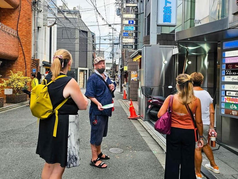 Kyoto: Gion Sunset Walking Tour with Local Guide - Kyoto Minami-za, Maruyama Park, and the “Scenic Views” Breaks