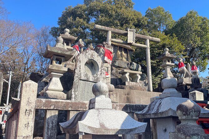 Kyoto Guided Walking Tour: Secret Zen Garden and Fushimi Inari - Araki Shrine: a meaningful stop for love, relationships, and well-being