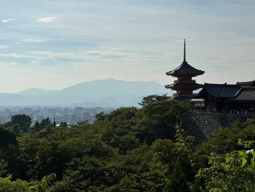 Kyoto: Half-Day Private Tour Gion Geisha District & Kiyomizu - Kiyomizu-dera: the wooden stage and the view over Kyoto