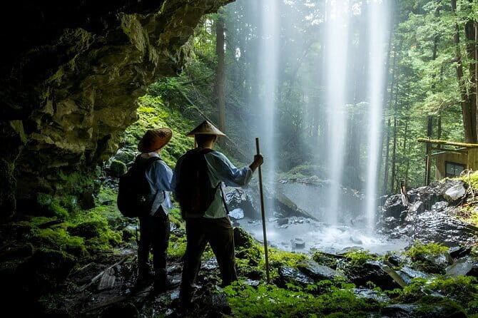 Kyoto Heritage Run - Venture through historical Kyoto landmarks - Shirakawa River and the immense torii gate: the most “Kyoto-at-a-glance” stretch