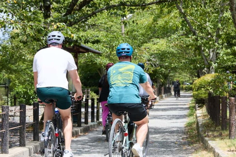 Kyoto: Hidden Gems E-Bike Tour Through Backstreets & Temples - Getting started in Gion: fast orientation, relaxed momentum