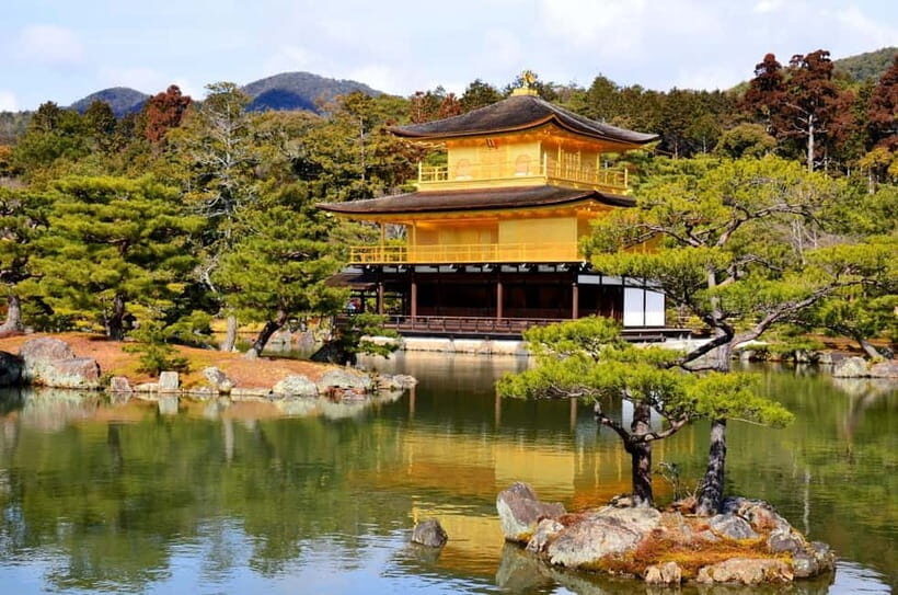 Kyoto: Highlights Guided Walking Tour - Yasaka Shrine and Sannenzaka: walking the sacred-to-street transition