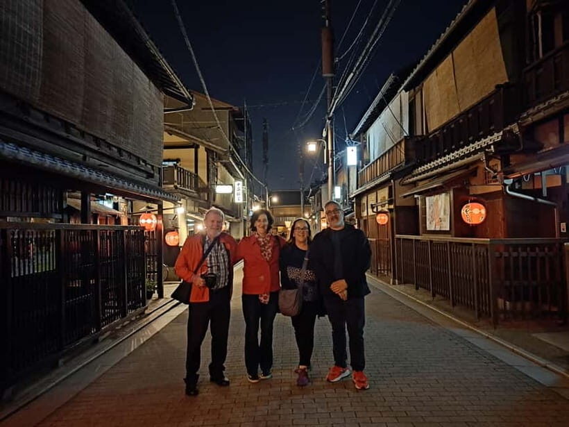 Kyoto: Izakaya Nightlife Tour with Local Guide - Kiyamachi and Pontocho: walking between warm lights and narrow streets