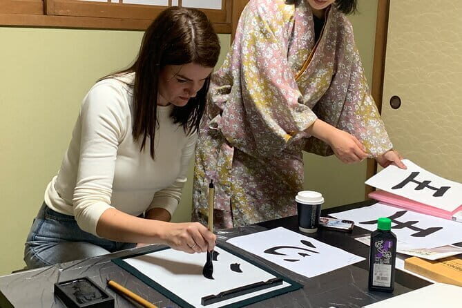 Kyoto: Japanese Calligraphy Class in 150 years old townhouse - Group Size: Why a Max of 18 Helps You Learn