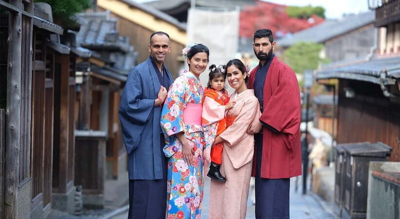 Kyoto Kimono Rental mimosa｜Kimono/Yukata Rental Family Plan - Temple-First Planning: Kodaiji and Kiyomizu With Kimono On