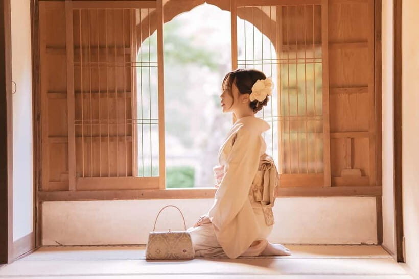 Kyoto: Kimono/Yukata Rental 5 Minute from Kiyomizu-dera - What you actually get for about $19: kimono/yukata plus the essentials