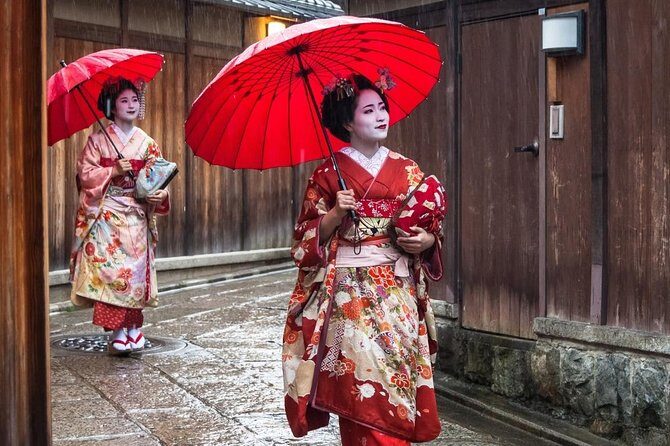Kyoto Like a Local: Private & Personalized Experience (3 hrs) - Higashiyama lanes and Yasaka Pagoda: classic sights with real context