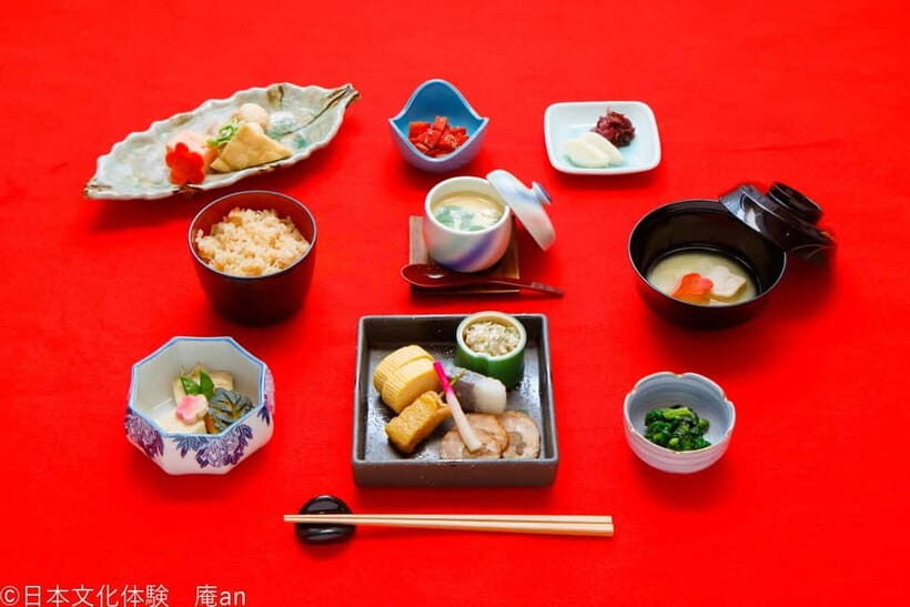 Kyoto: Lunch or Dinner with Maiko - The 90-minute flow: tea demo, dinner, Q&A, photos, and dances