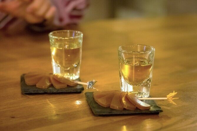 Kyoto Luxury Sake, Whisky and Cocktail Tour - Entering Kyoto at 5 pm: Why This Tour Feels Like the Right Kind of Fancy