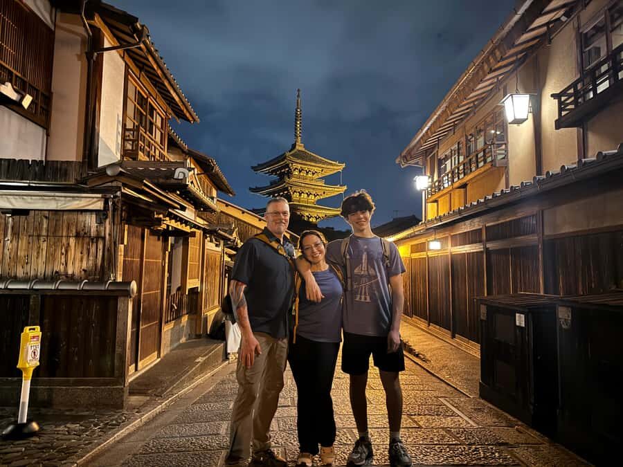Kyoto Magic Night Walk: Gion & Fushimi Inari(Private Option) - Illuminated Fushimi Inari: Torii Gates After Dark