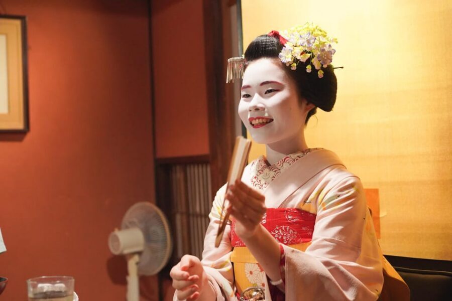 Kyoto: Maiko Dinner in Traditional Restaurant and Tour - A 3.5-hour plan built around Gion, not just dinner