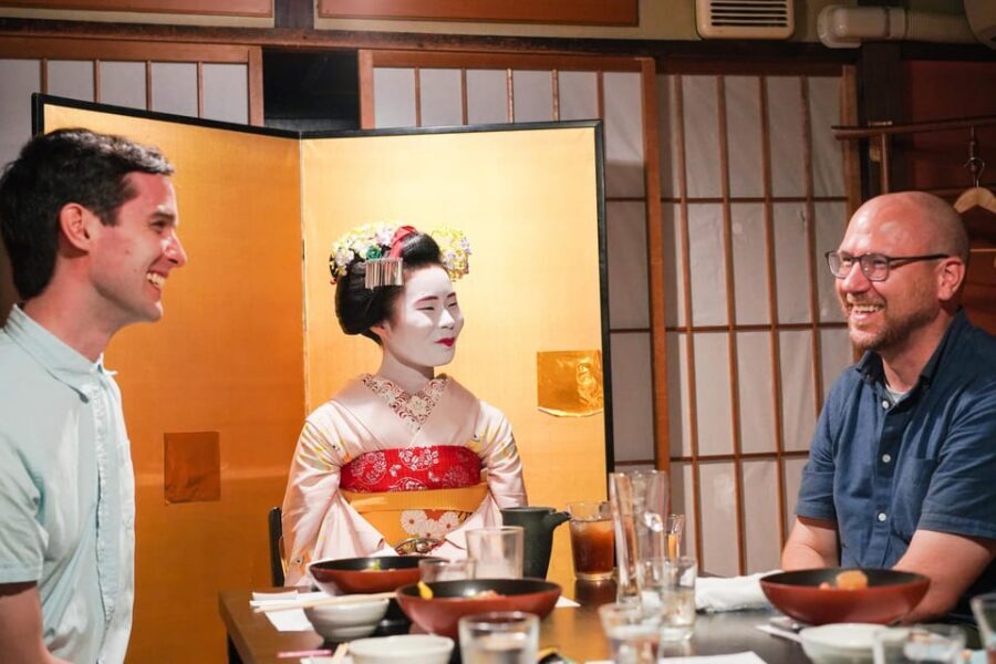 Kyoto: Maiko Dinner in Traditional Restaurant and Tour - When the maiko arrives: conversation, dance, games, and photos