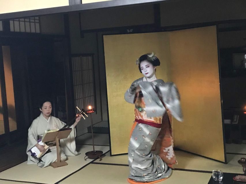 Kyoto: Maiko Happy Hour at a Historic Machiya - Buyō dance in a wooden townhouse: precision with atmosphere