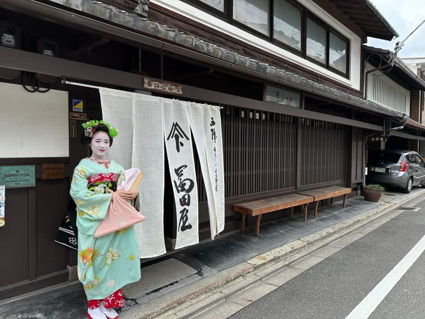 Kyoto: Maiko Happy Hour at a Historic Machiya - Photos with a maiko: rare access, so plan your moments