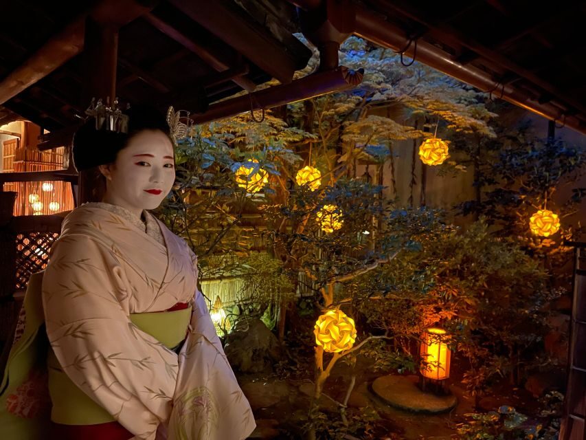 Kyoto: Maiko Happy Hour at a Historic Machiya - Guided history at Tondaya: the building is part of the show