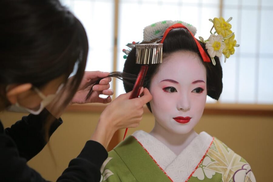 Kyoto: Maiko Makeover and Photoshoot Experience - Who this experience suits (and who should skip it)