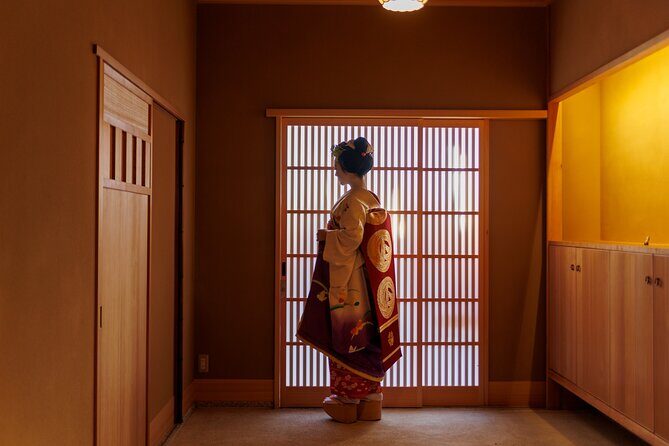 Kyoto: Meet the Geisha Maiko with Gion Walking Tour - Miyagawasuji Ochaya Time: Meeting a Maiko Up Close