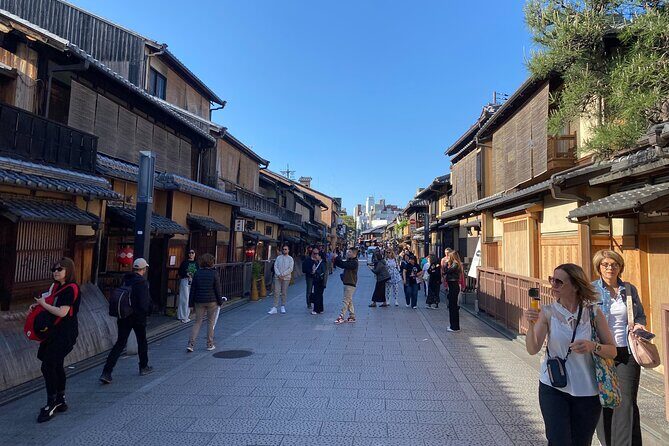 Kyoto Night Food Tour Explore Kiyamachi's Culinary Delights - The three-restaurant structure: what you actually get to eat and drink