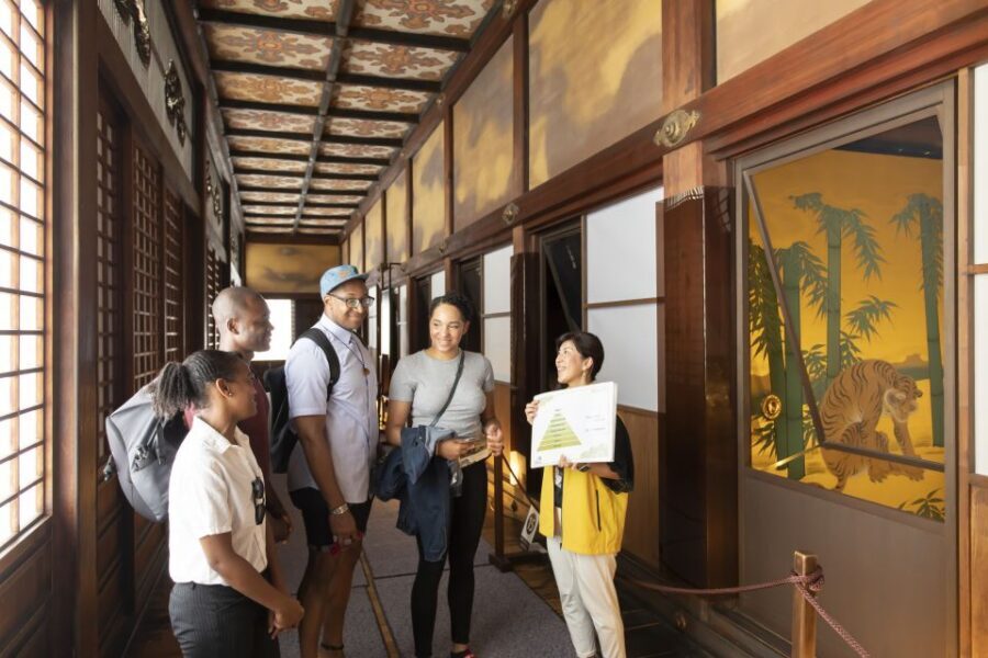 Kyoto: Nijo-jo Castle and Ninomaru Palace Guided Tour - Key points that make this tour worth your time