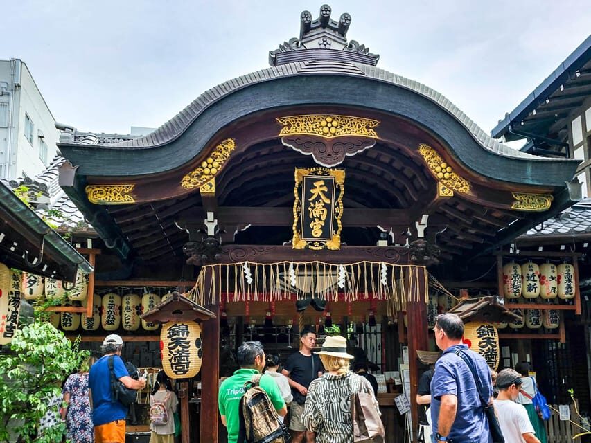 Kyoto: Nishiki Market and Depachika Food Tour with a Local - Nishiki-Tenmangu Shrine: a calm reset after the snacks