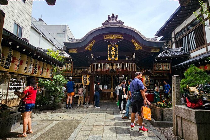 Kyoto Nishiki Market & Depachika: 2-hours Food Tour with a Local - Daimaru Kyoto depachika stop: learning how to shop by taste