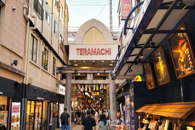 Kyoto Nishiki Market & Depachika: 2-hours Food Tour with a Local - The guide factor: Jasmine, Mao, Boris, and friends