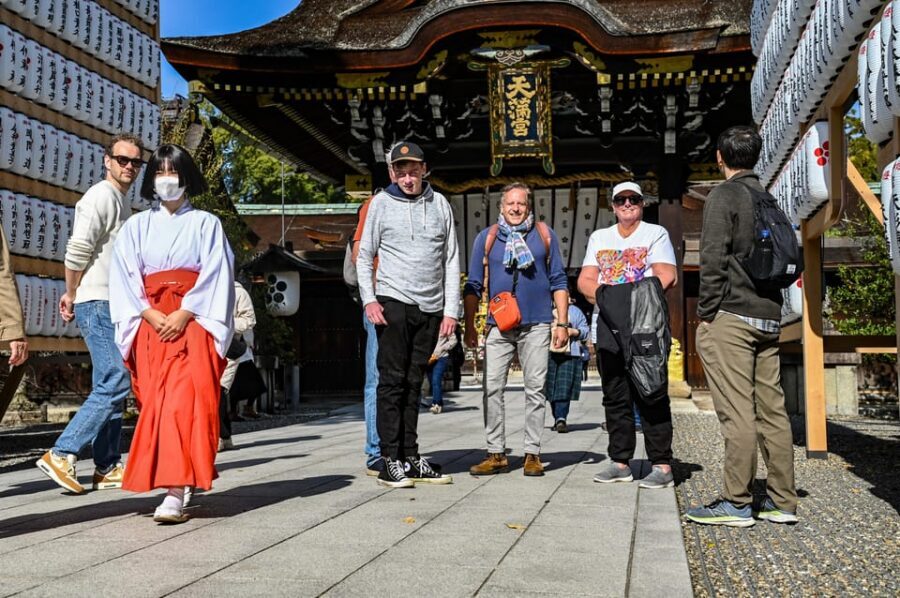 Kyoto: North Kyoto Guided Cycling Tour with Lunch - The Kamo River moments: a natural pause for photos and air