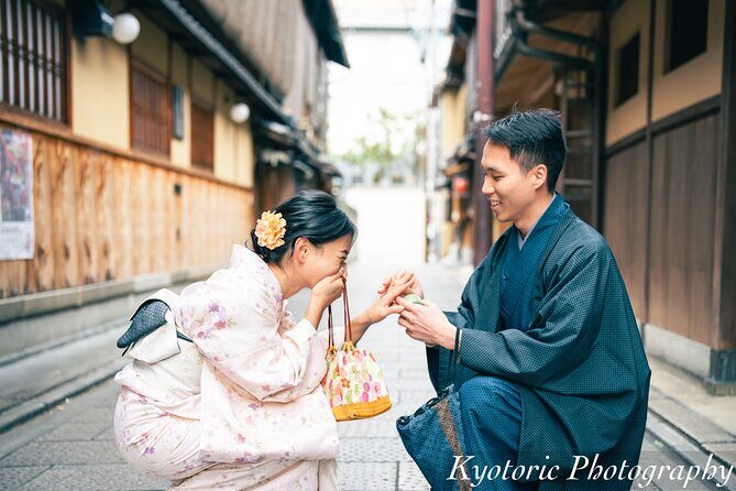 Kyoto Photo Shoot by Professional Photographer (77K Followers) - How Reo Chooses Spots: Light, Crowd Control, and Kyoto Texture