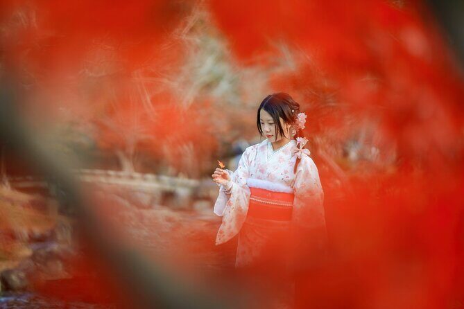 Kyoto Photo Travel with Local Guide and Personal Photographer - Fushimi Inari and the red torii gates: timing beats brute force