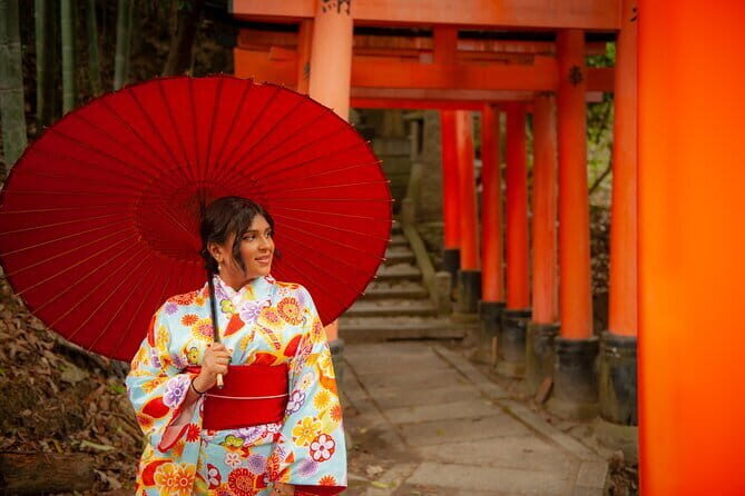 Kyoto Photography Masterclass - Private Photography Lesson - Gion Corner and Minamiza Theater: finding strong night subjects