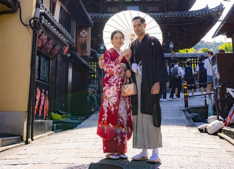 Kyoto: Premium Kimono Rental for 1 day to stroll around - Kyoto Kimono Rental Yumeyakata Gojo: Why this Gojo Station base works