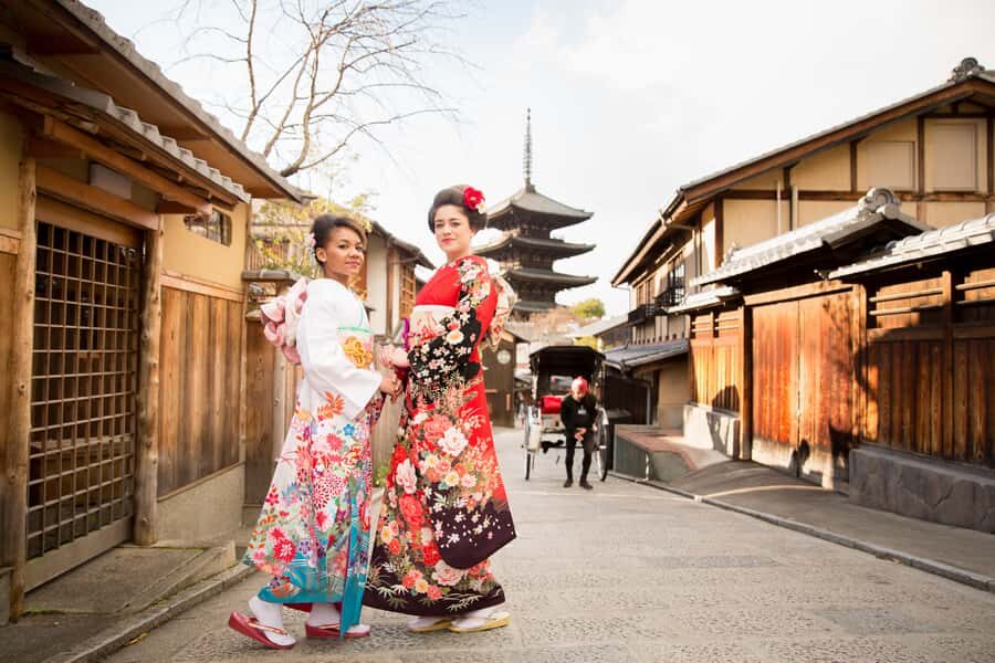 Kyoto: Premium Kimono Rental for 1 day to stroll around - Premium kimono for 1-day strolling: what you wear and why it feels special