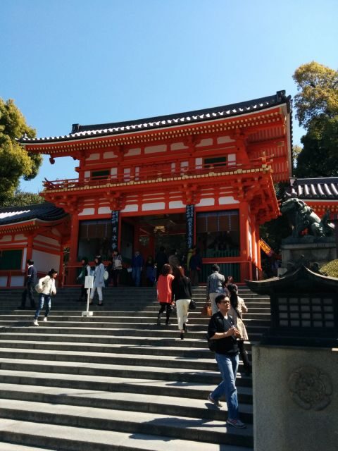 Kyoto: Private 2.5 Hour Historical Walking Tour - Yasaka Shrine’s red gate: where your Kyoto story starts
